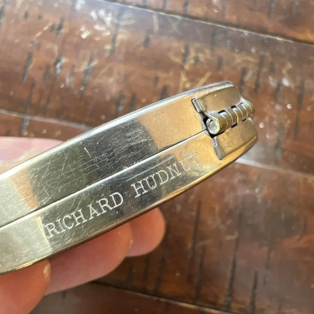 Vintage RICHARD HUDNUT Makeup Compact Silver‎ Tone